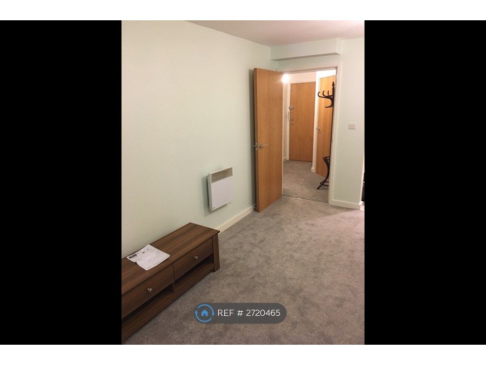 Property photo 3 of 6 Lounge