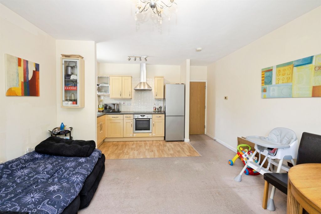 Property photo 3 of 11