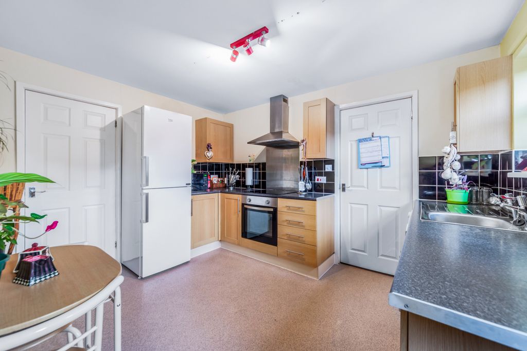 Property photo 3 of 19