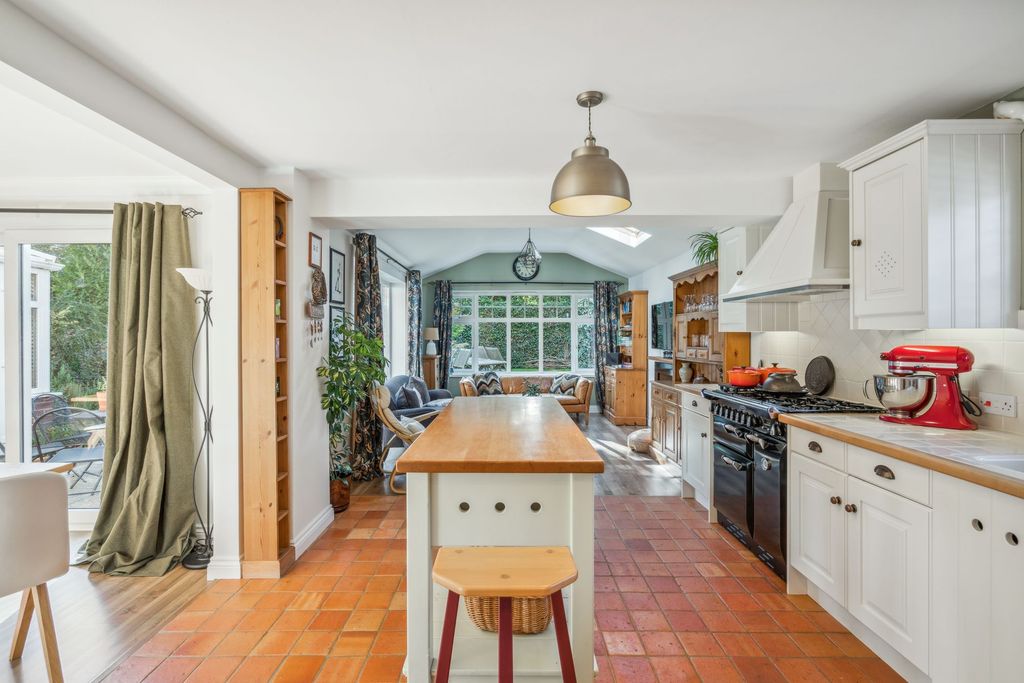 Property photo 3 of 24