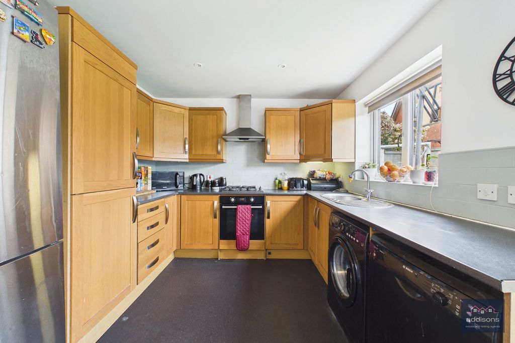 Property photo 3 of 19 Photo 9