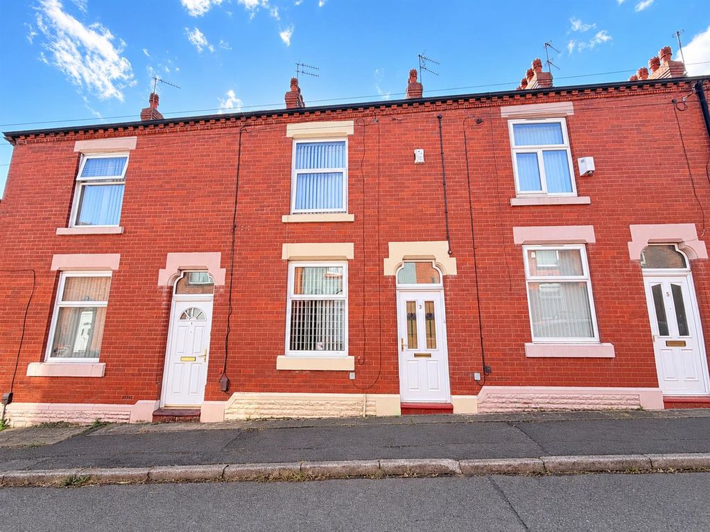 Property photo 1 of 18