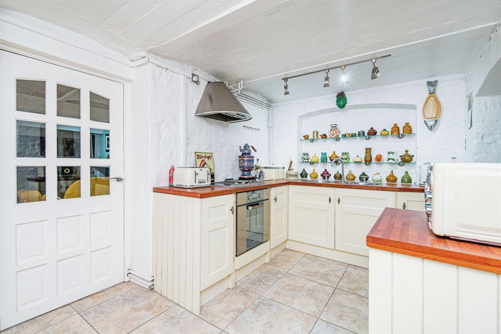 Additional image 9 of 5 bed detached house for saleVale Street, Dudley DY3
