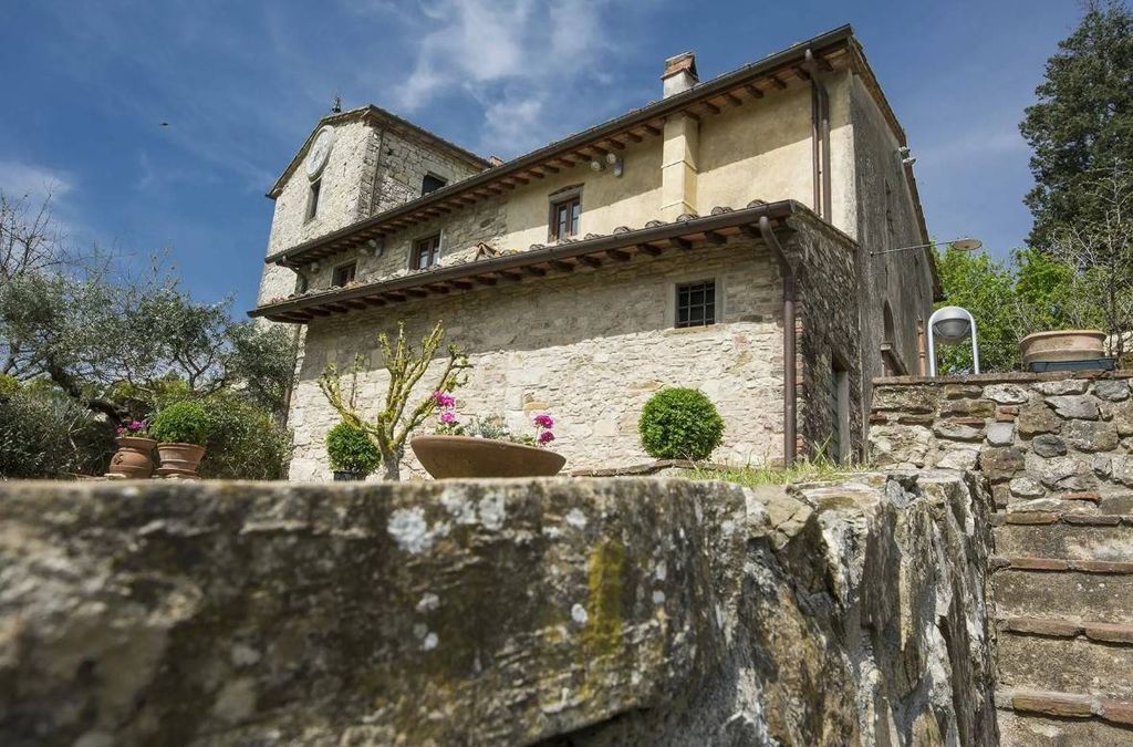 Property photo 3 of 18