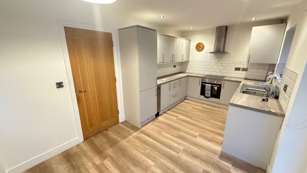 Property photo 3 of 12 Image