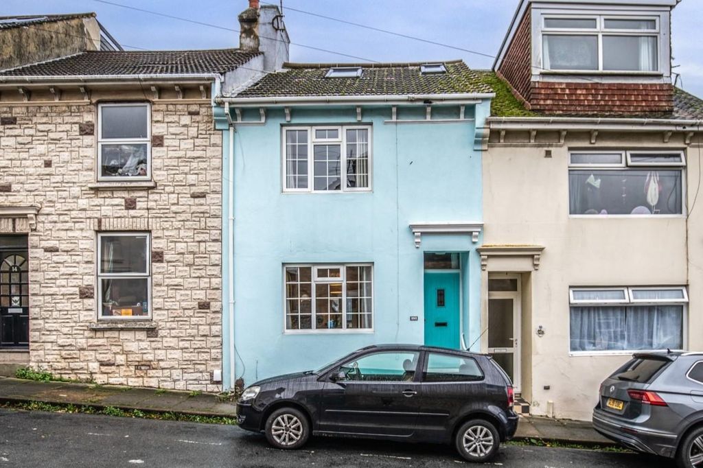 Property photo 1 of 21 Picton Street-2A.Jpg