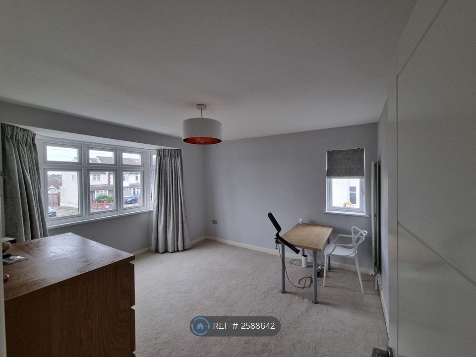 Property photo 3 of 15 First Floor Front Bedroom