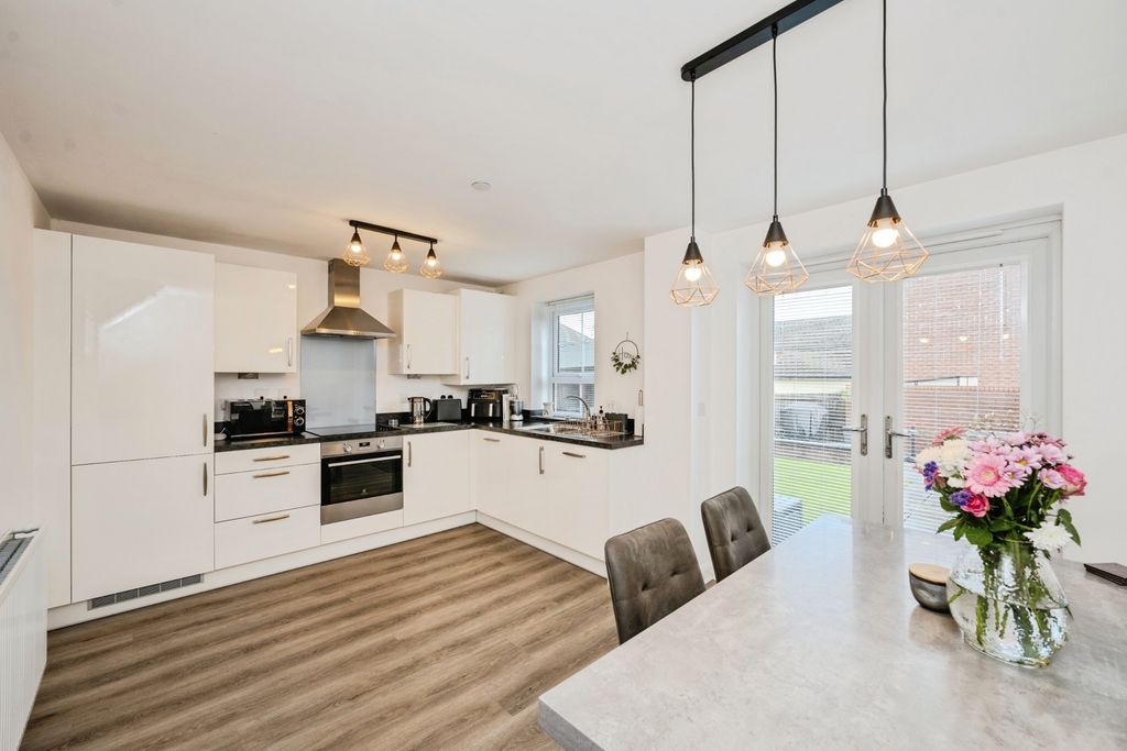 Property photo 3 of 17 Photo