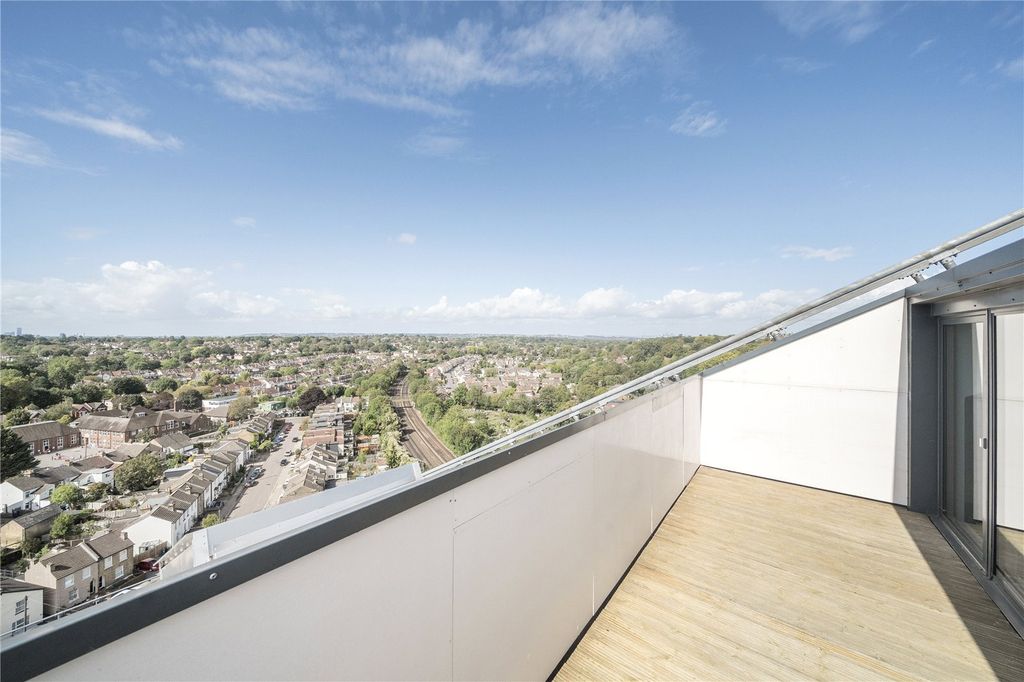 Property photo 2 of 17 Balcony