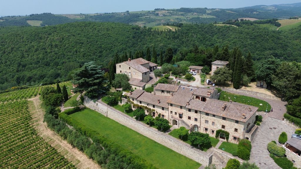 Property photo 2 of 18