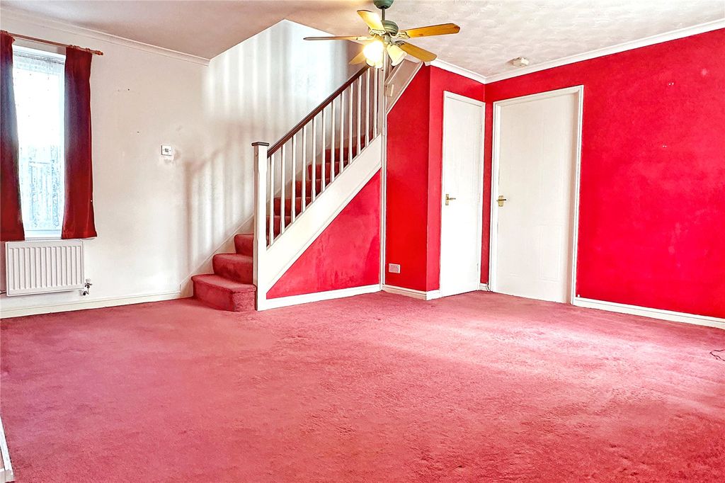 Property photo 2 of 16 Living Room