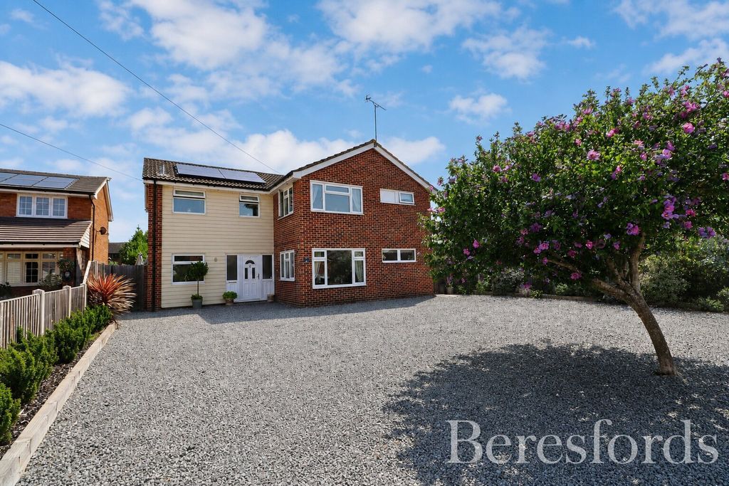 4 bed detached house for saleMangapp Chase, Burnham-On-Crouch CM0