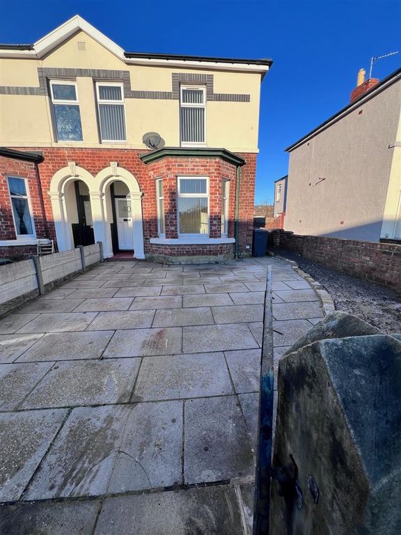 Property photo 1 of 13 External Front