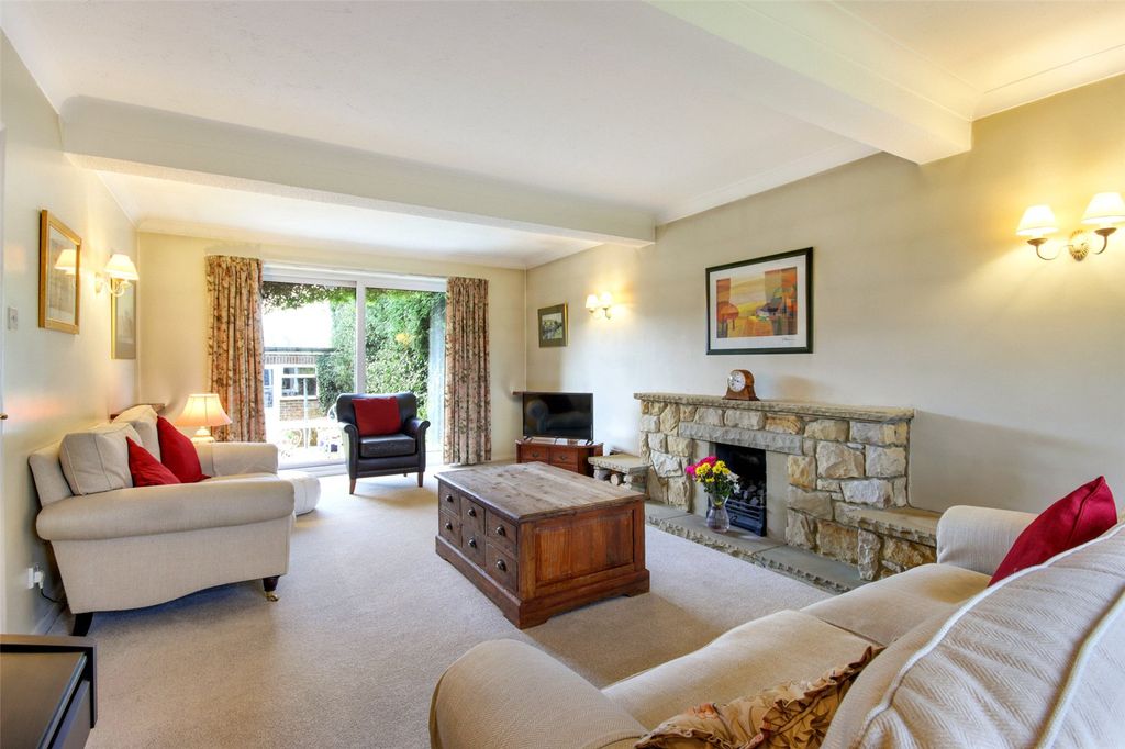 Property photo 2 of 14 Sitting Room