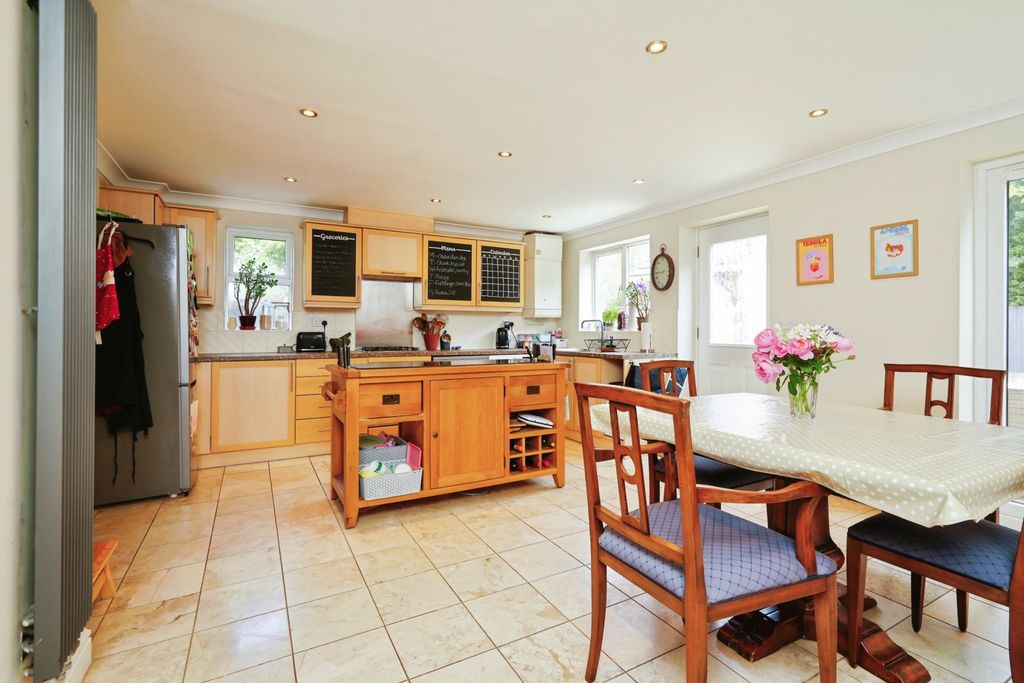 Property photo 3 of 13