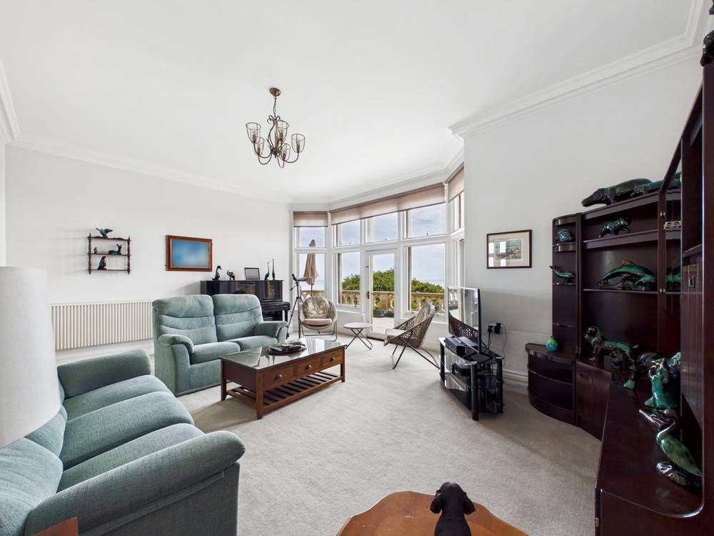 Property photo 3 of 20 Giraffe360-Still028