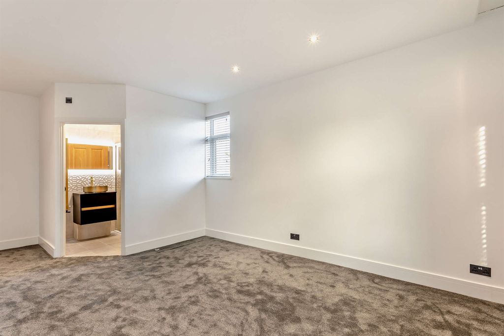 Additional image 12 of 5 bed detached house for saleEastfield Road, Peterborough PE1