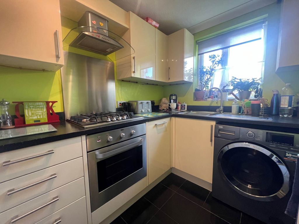 Property photo 3 of 13