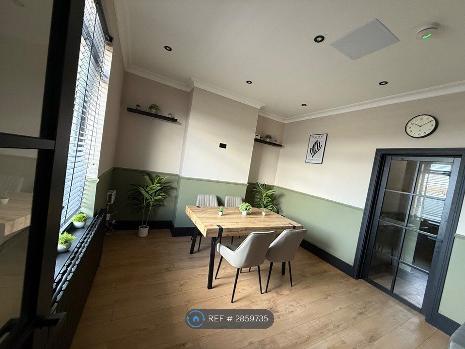 Property photo 1 of 30