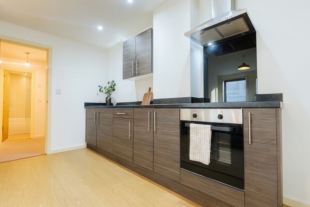 Property photo 2 of 7 Kitchen