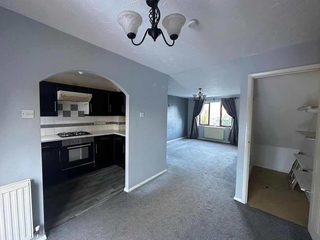 Property photo 2 of 11 Lounge Area