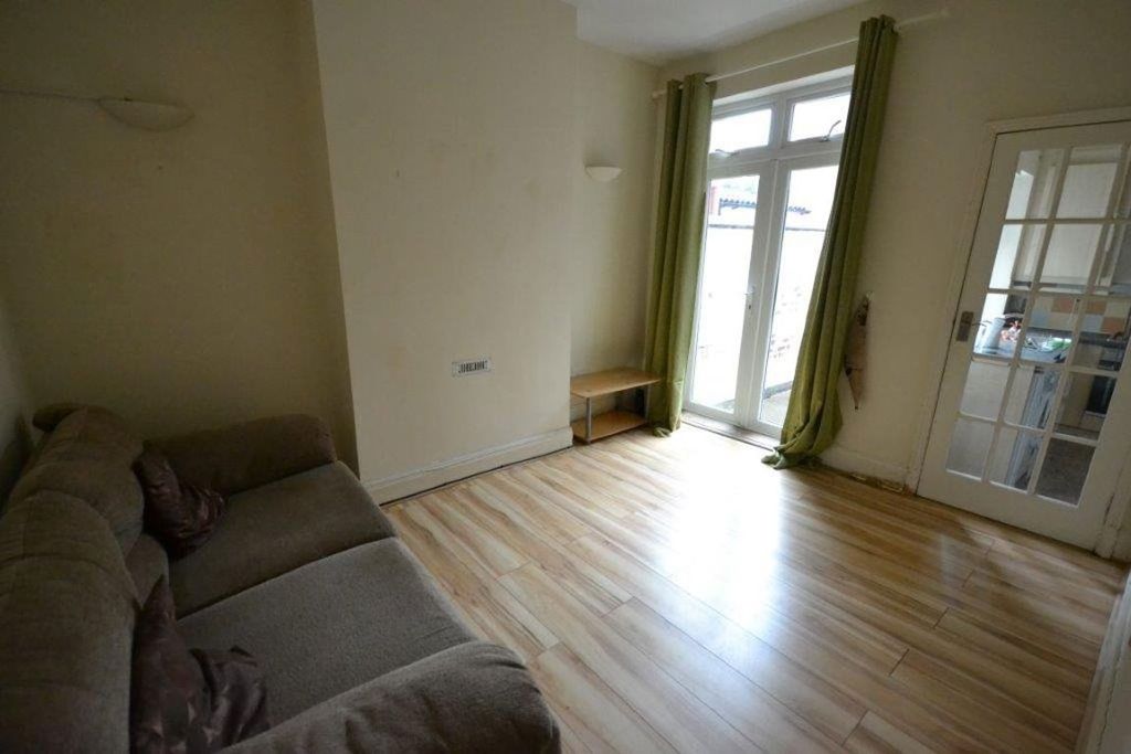 Property photo 2 of 11