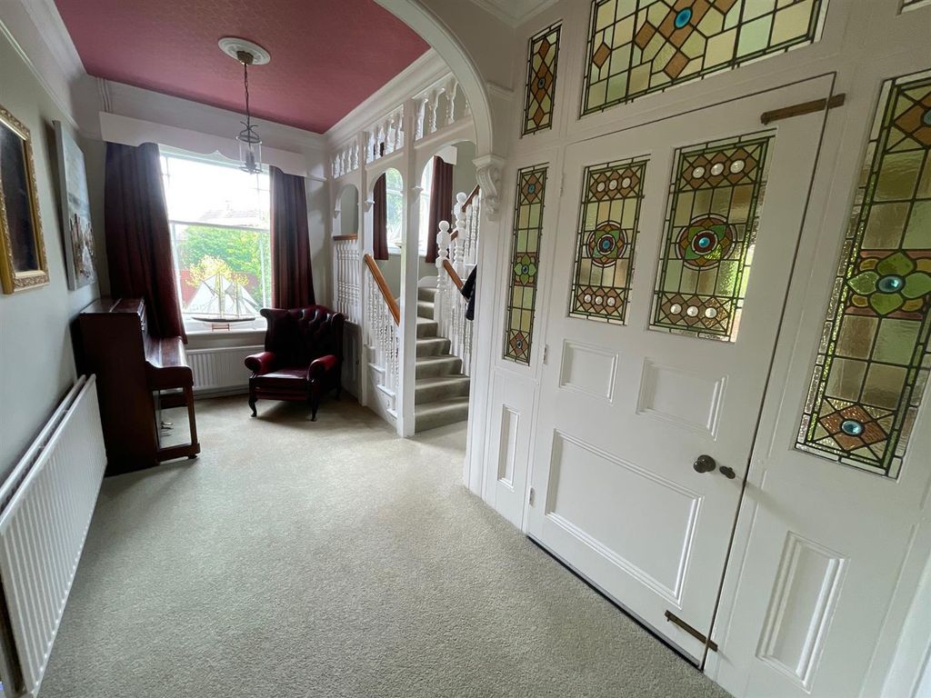 Property photo 3 of 22