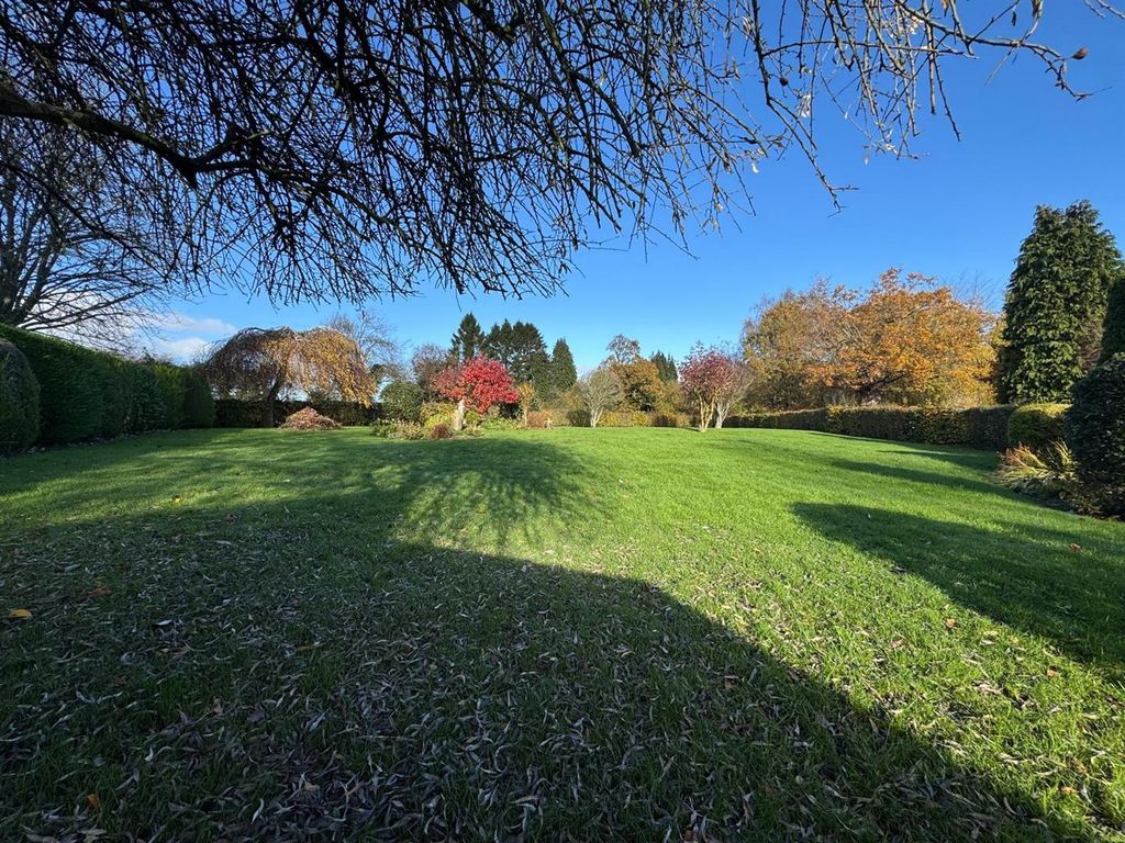 Property photo 2 of 41 Img-20251110-Wa0003.Jpg