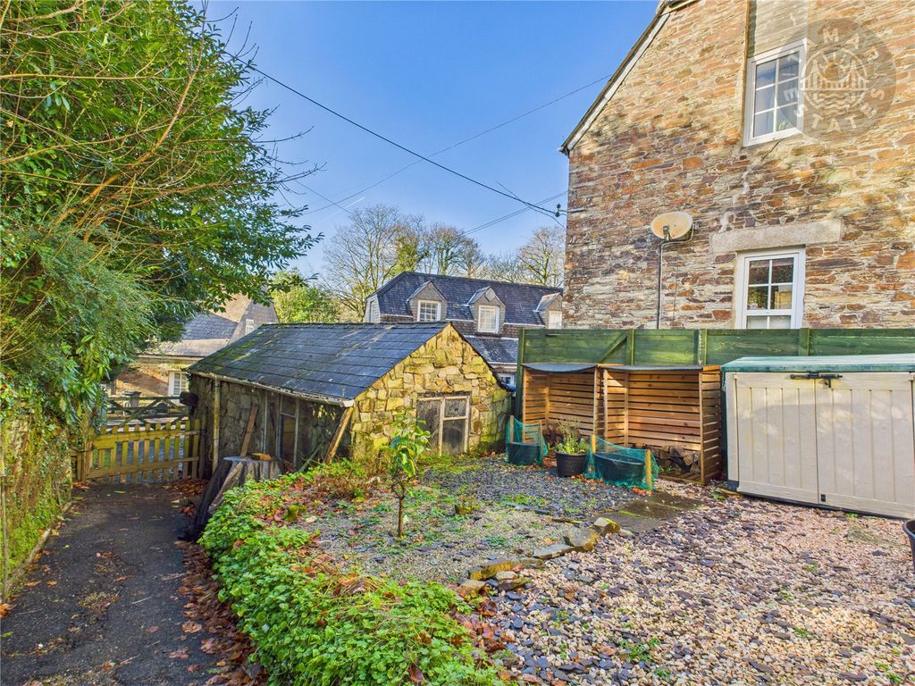 Property photo 3 of 16 Front Garden