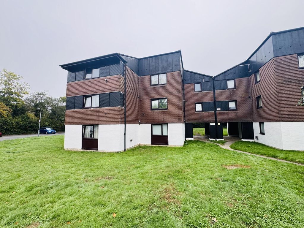 Property photo 1 of 5 Front (Exterior)