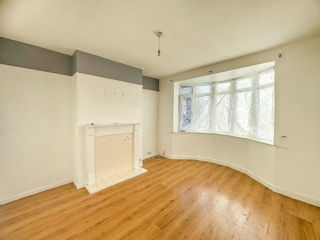 Property photo 2 of 8 Lounge