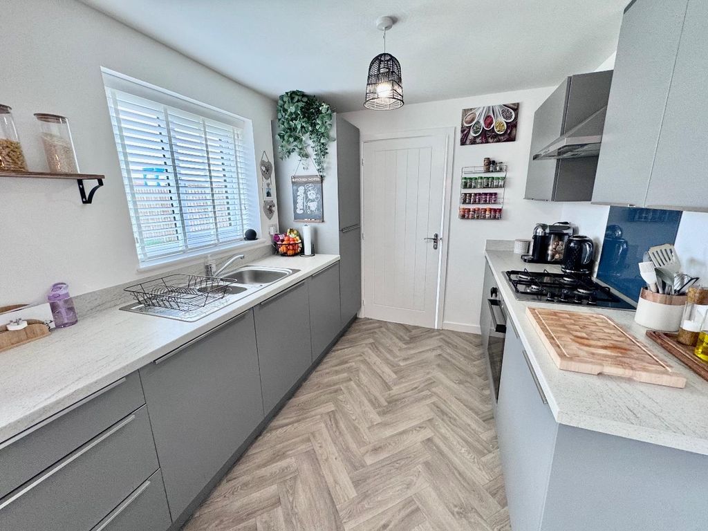 Property photo 2 of 14 Kitchen