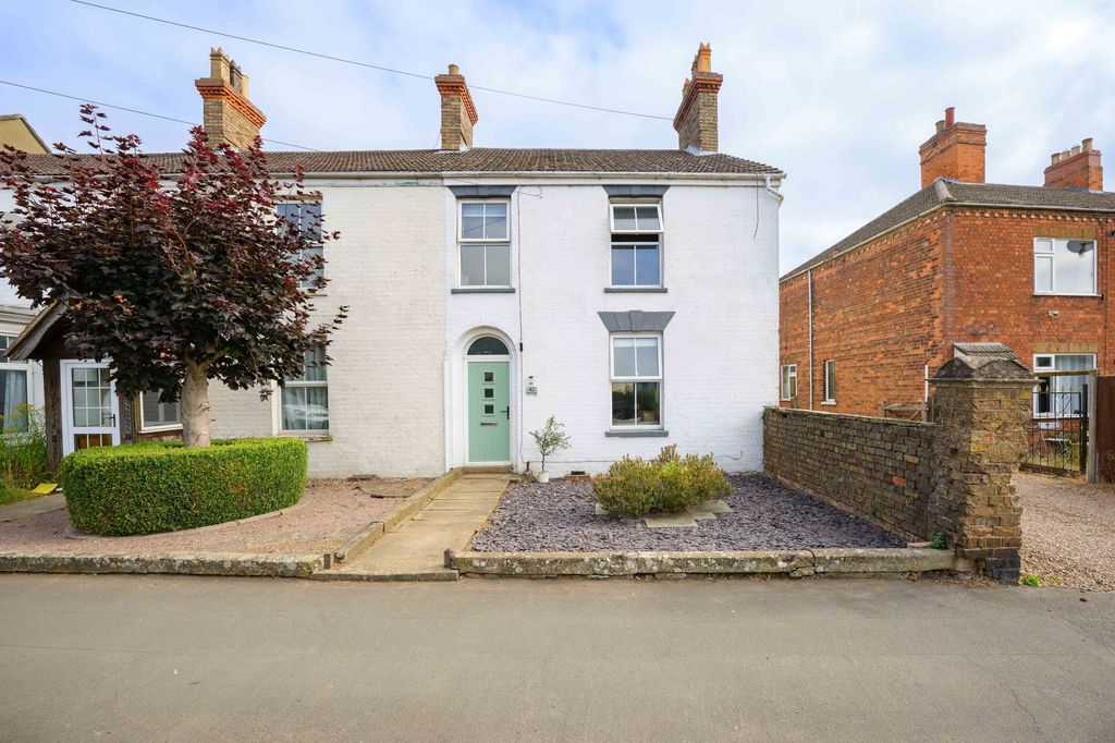 Property photo 1 of 33
