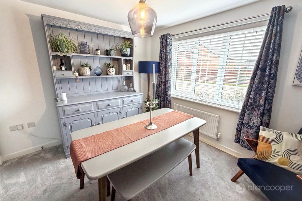 Property photo 3 of 20 4882375