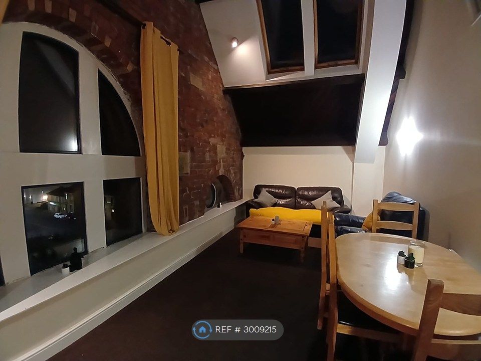 Property photo 2 of 14