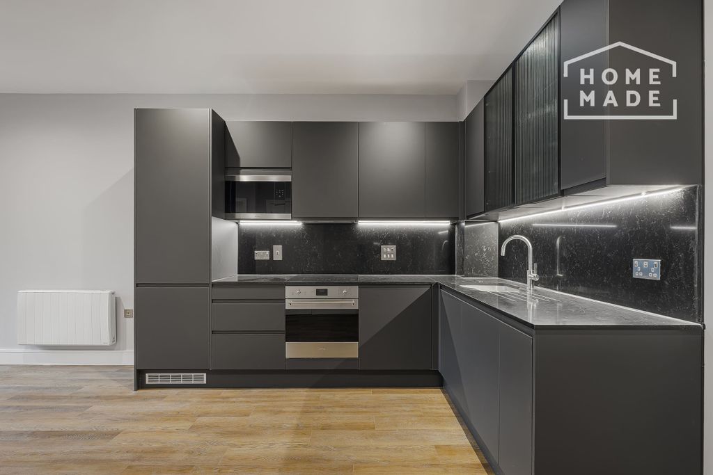 Property photo 1 of 16 5R8Pm42Ur