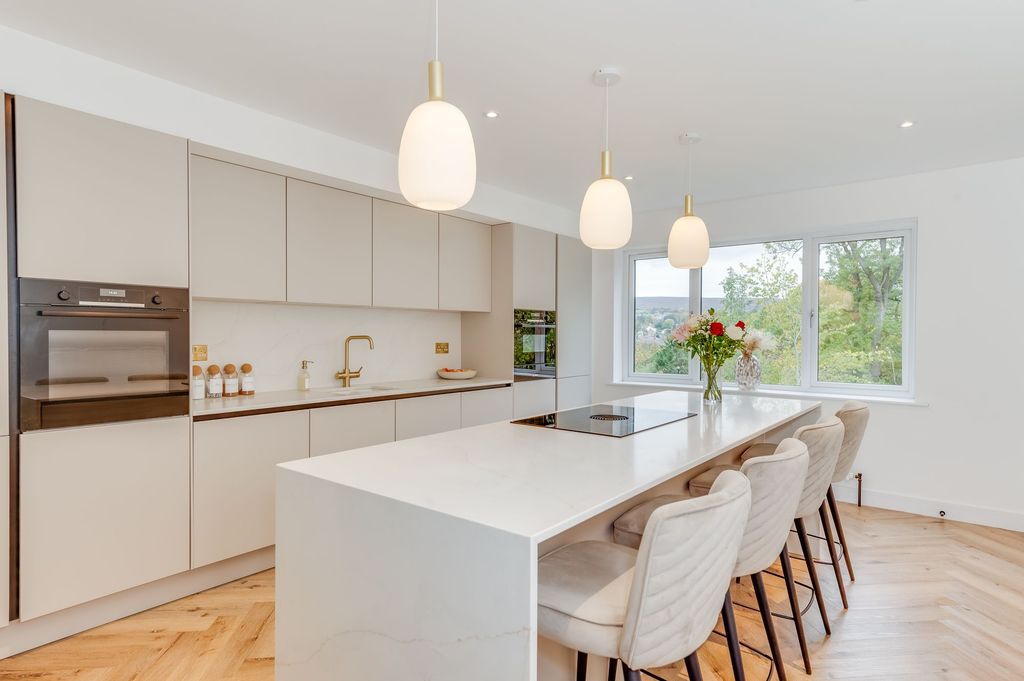 Property photo 3 of 38