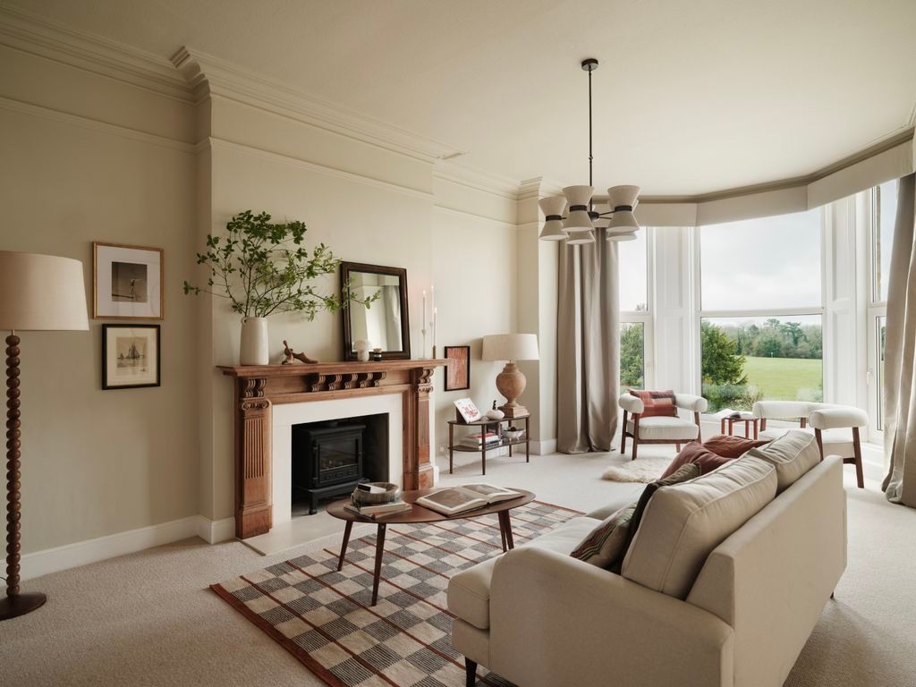 Property photo 1 of 20 Sitting Room