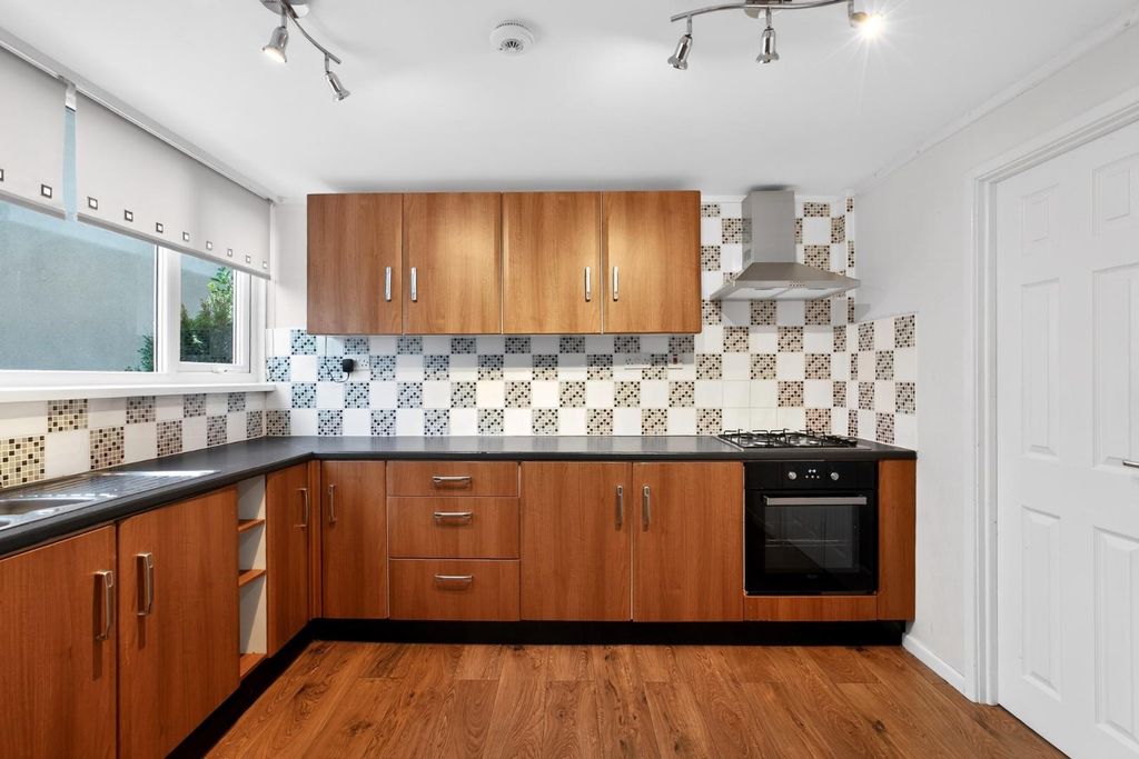 Property photo 2 of 17 Kitchen