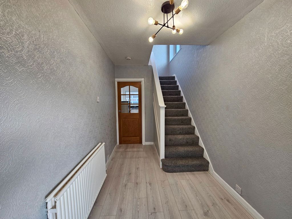 Property photo 2 of 26