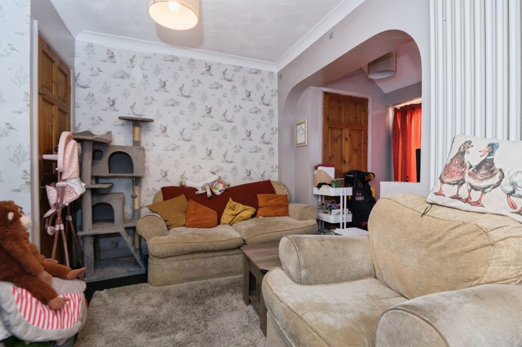 Property photo 2 of 13