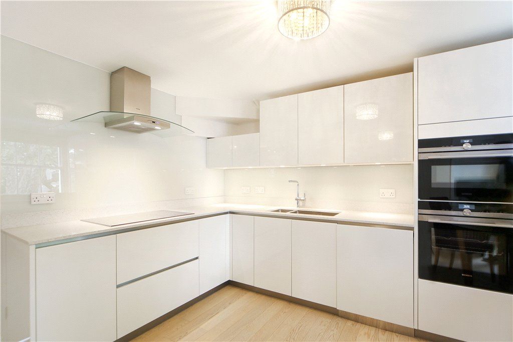 Property photo 3 of 9 Ovington Square