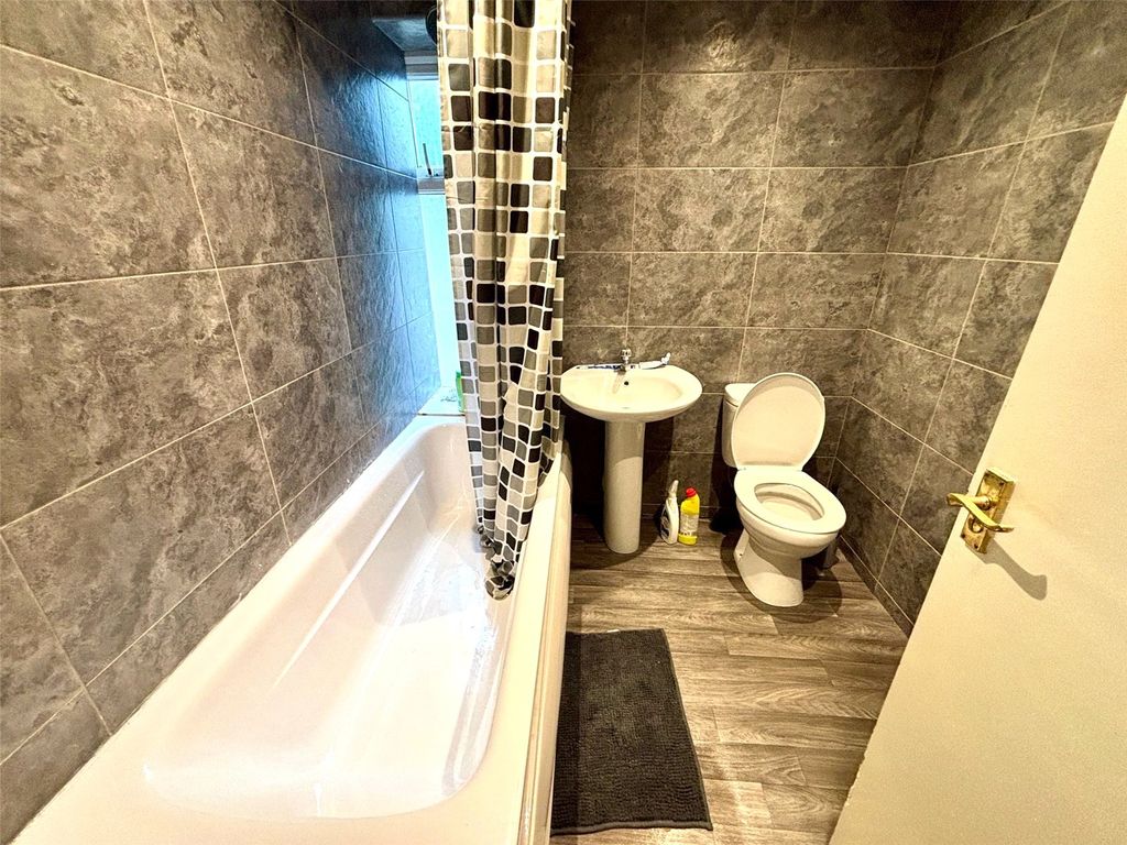 Property photo 3 of 10 Picture No. 06