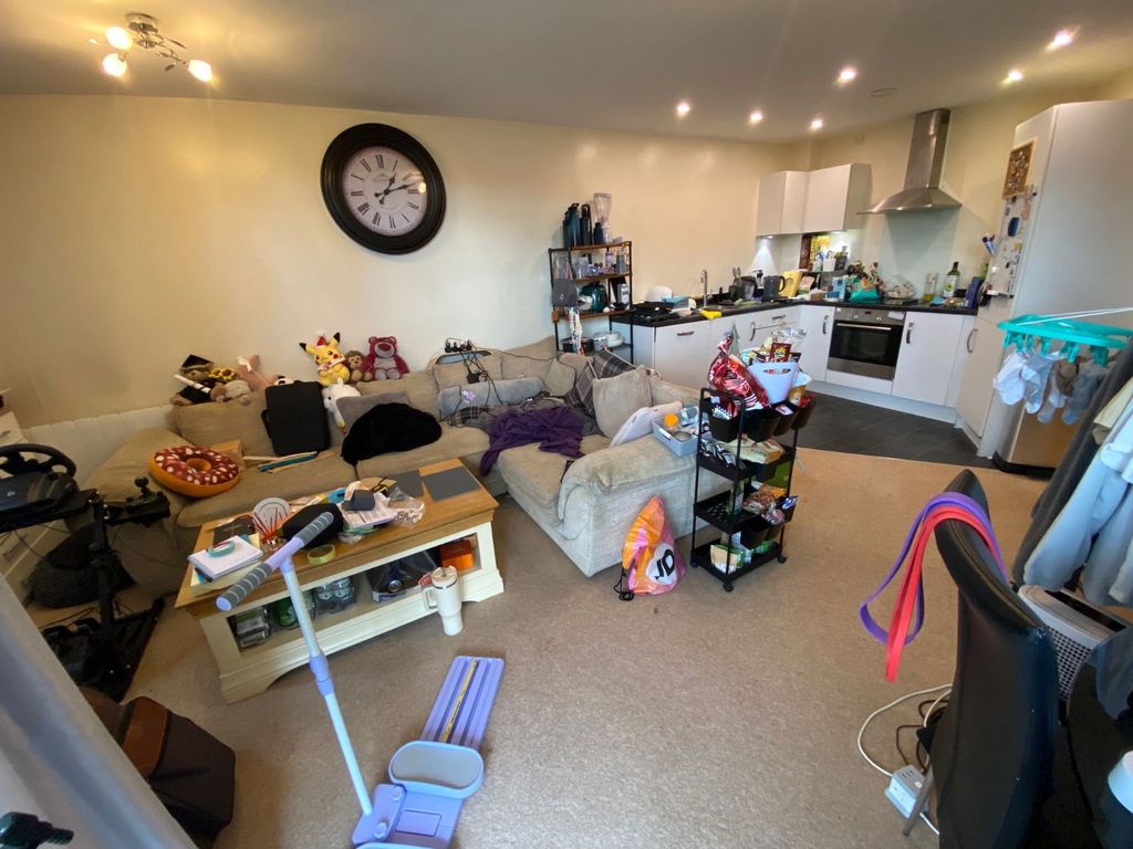 Property photo 3 of 10 Picture No. 12