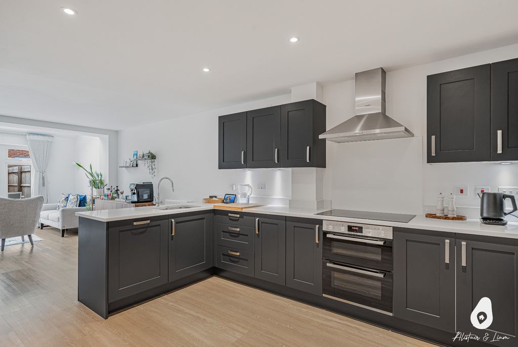 Property photo 2 of 27 5439994