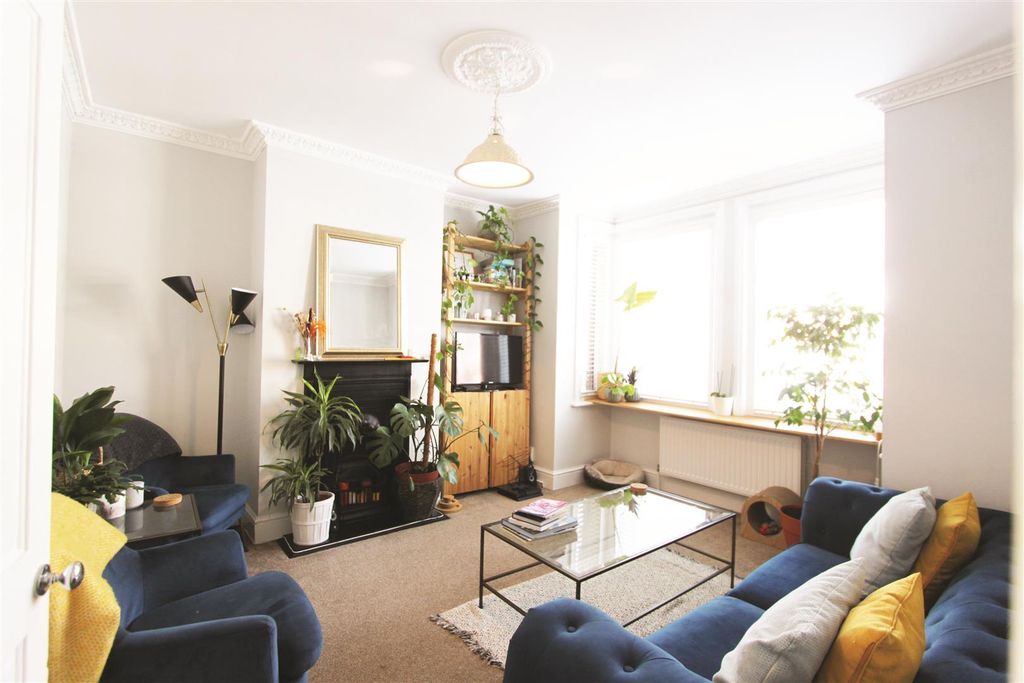 Property photo 2 of 19 Lounge - 1.Jpg