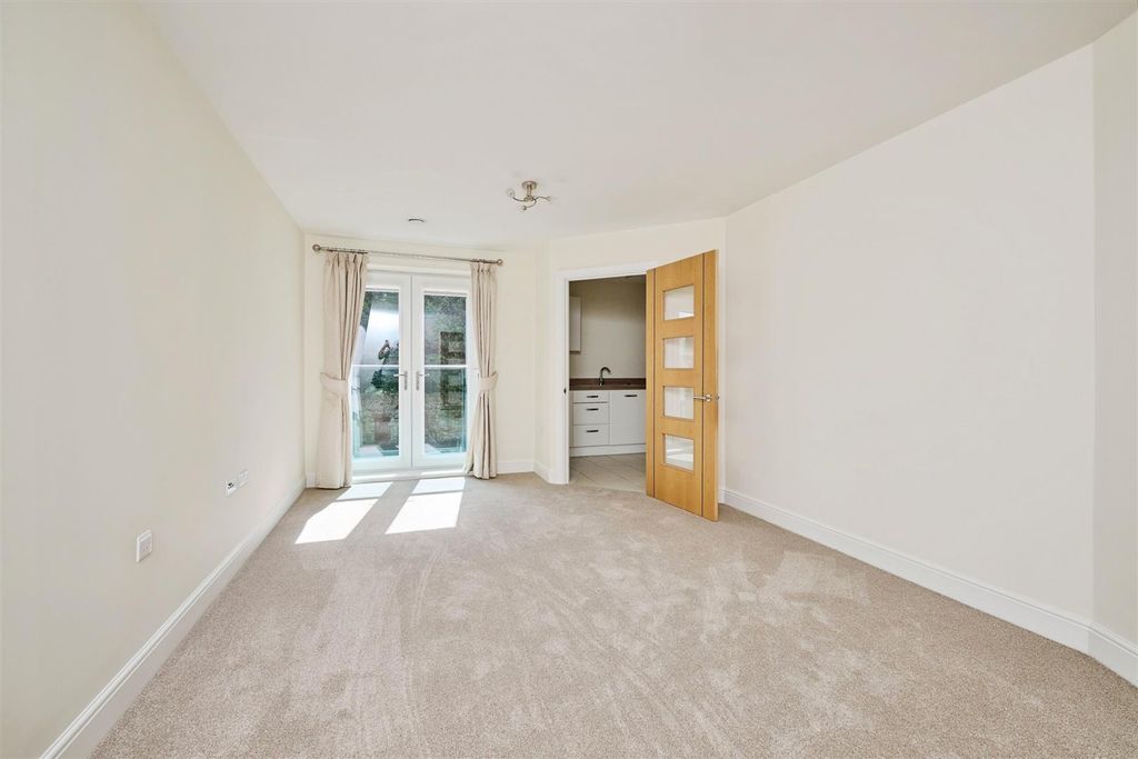 Property photo 2 of 31 Elmtreecourt-Retirementliving-Mccarthystone80Highs