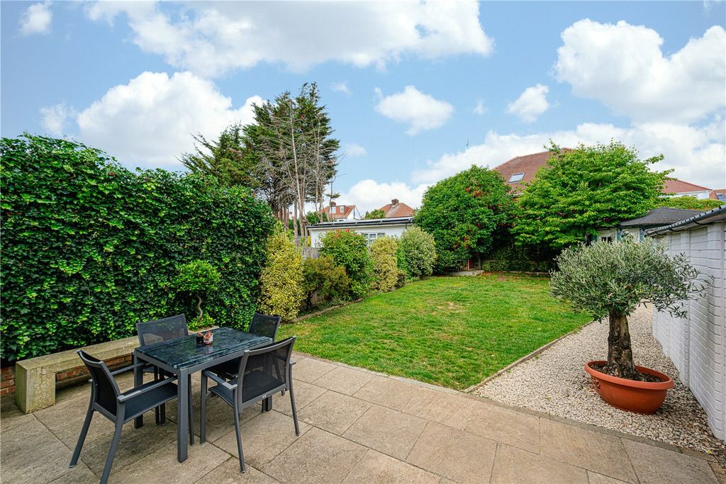 Property photo 2 of 21 Picture No. 09