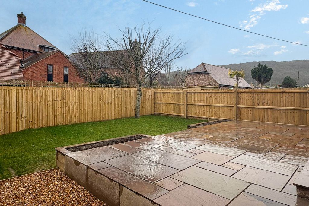 Property photo 3 of 7