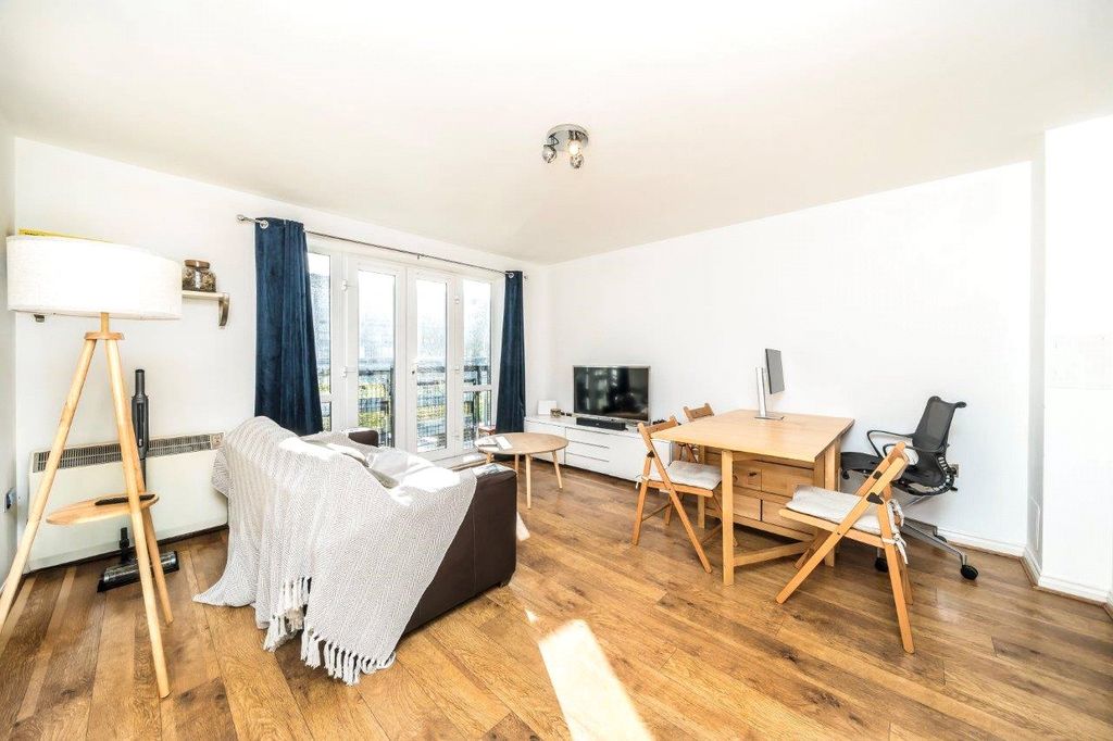 Property photo 2 of 7 Living Room